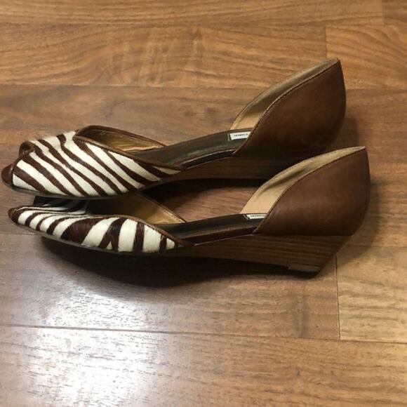 ZigiNY Gillis Zebra Peep Toe Wedge d'Orsay Heels Sz 8.5 - Picture 7 of 7